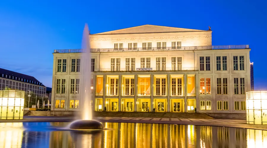 Great acoustics both on stage and behind the scenes at the Leipzig Opera with KENWOOD NEXEDGE NXDN