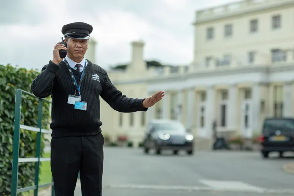 13 groups communicating seamless indoors and outdoors