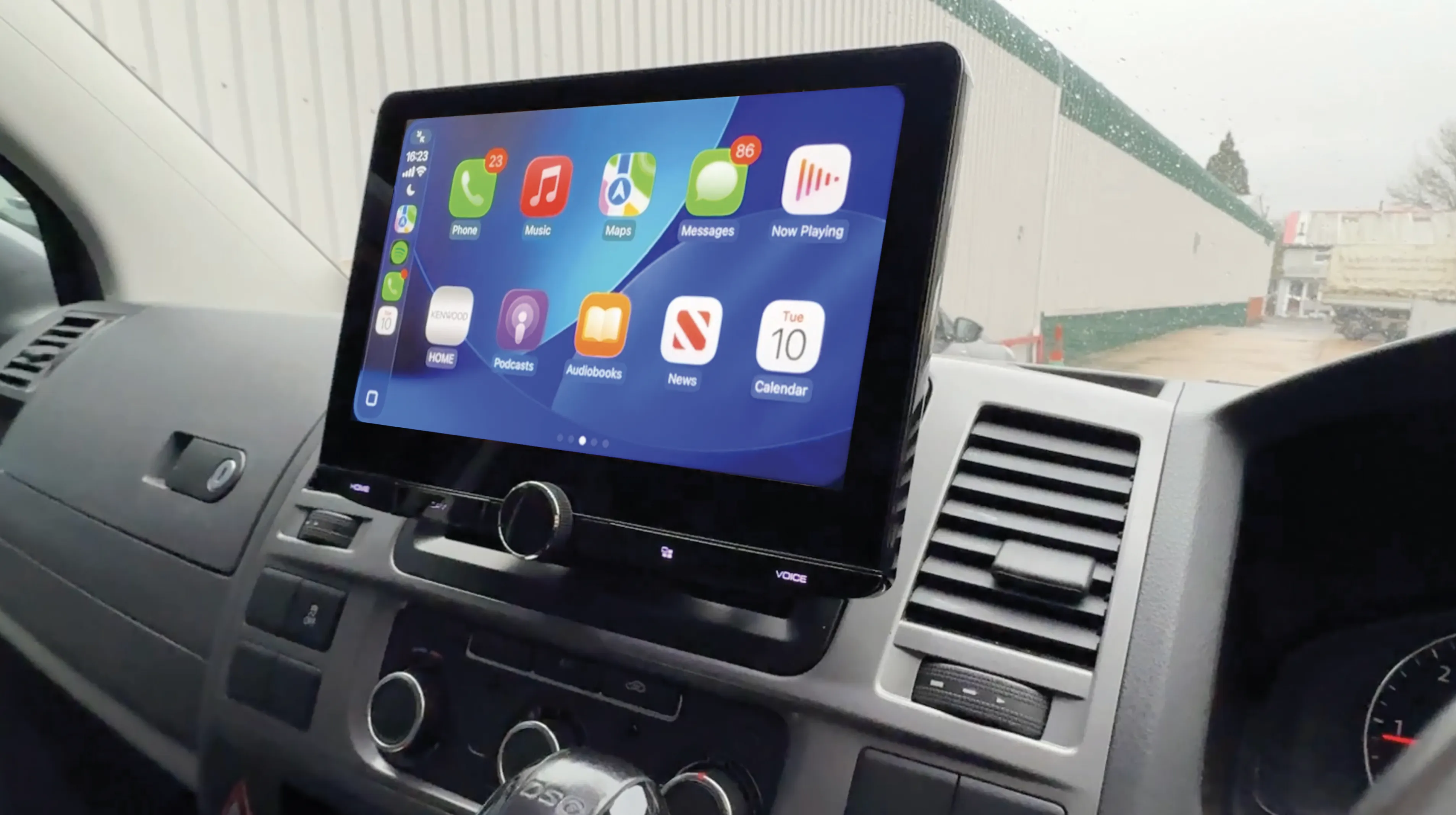 VW Transporter with KENWOOD DMX9720XDS wireless and wired Apple CarPlay