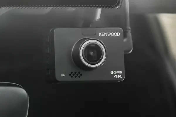DRV-A610W F1.8 Lens For Bright, Detailed Dash Cam Recording